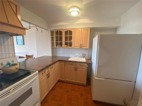 Coronado Tower 3, 20379 W Country Club Dr #935, Aventura, Florida 33180, image 3