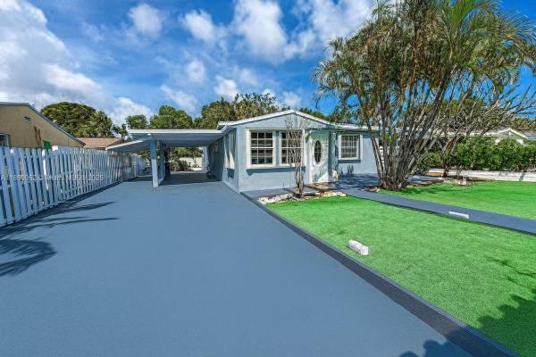Croissant Park, 307 SW 15th St #1, Fort Lauderdale, Florida 33315, image 1