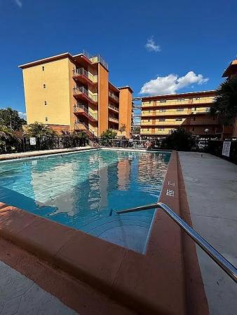 Westland, 1800 W 54 St 105, Hialeah, Florida 33012, image 1