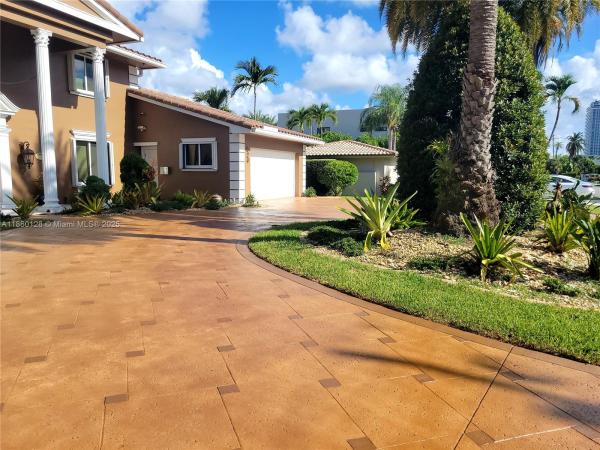 Golden Isles, 624 Palm Dr, Hallandale Beach, Florida 33009, image 1