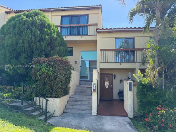 Del Rio Village Townhomes, 4018 Del Río Way, Sunrise, Florida 33351, image 1
