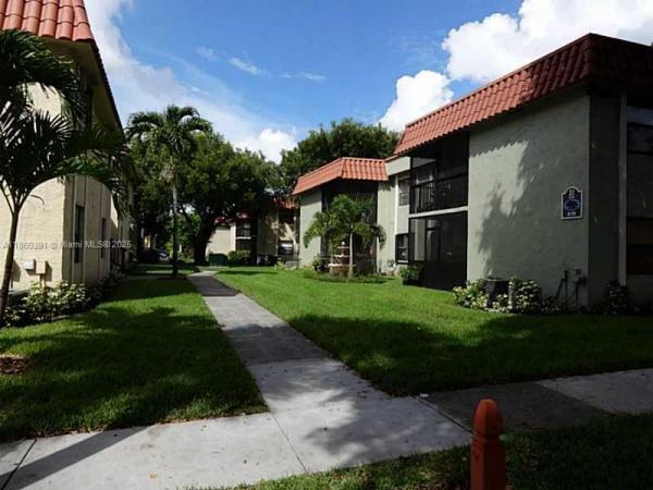 Banyan Tree, 9704 Hammocks Blvd #103, The Hammocks, Florida 33196, image 2