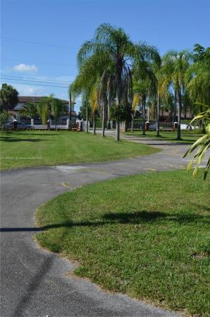 Sunkist Estates, 8550 Miller Dr, Olympia Heights, Florida 33143, image 2