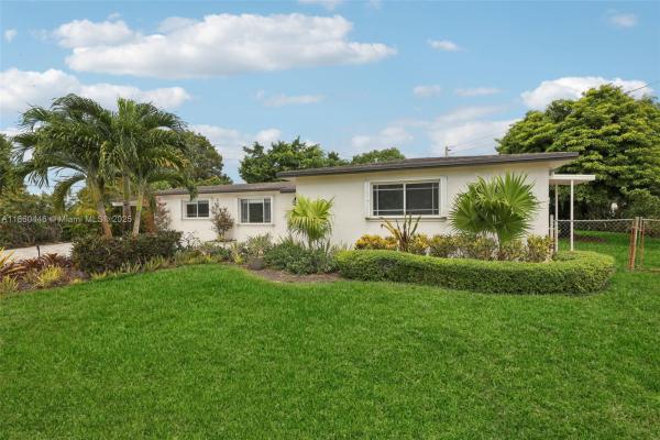 Palm Springs North, 8601 NW 185th Ter, Hialeah, Florida 33015, image 2
