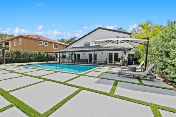Royal Oaks, 16811 NW 83rd Ave, Miami Lakes, Florida 33016, image 1