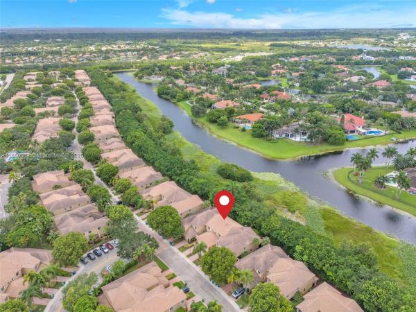 Courtyard At The Grove, Weston, Florida 33332, image 1