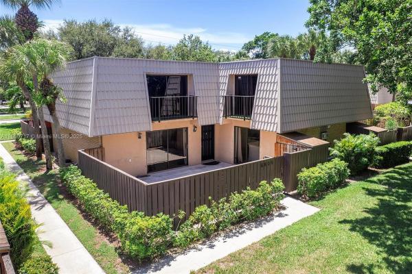 Village Of Sandalwood Lakes South, 6606 66th Way, West Palm Beach, Florida 33409, image 1