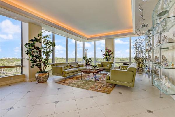 The Gables Club, 60 Edgewater Dr #7H, Coral Gables, Florida 33133, image 2