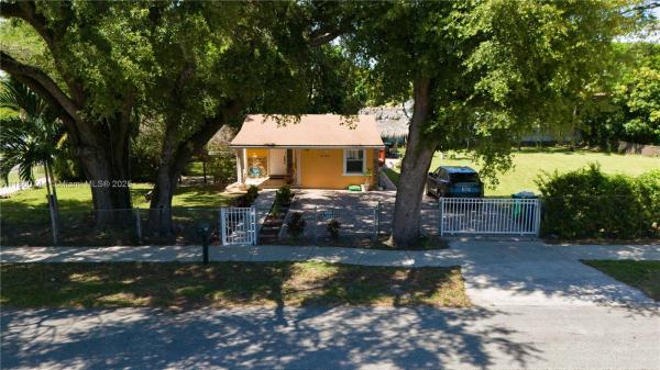 2081 NW 104th St, Miami, Florida 33147, image 1