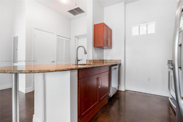 Downtown Dadeland, 7275 SW 90th Way #610, Kendall, Florida 33156, image 2