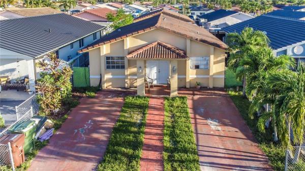 Robles Gardens, 2534 W 72nd St, Hialeah, Florida 33016, image 1