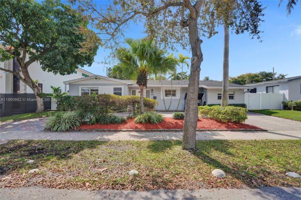 Windward Manor, 1052 NE 179th Ter, North Miami Beach, Florida 33162, image 3