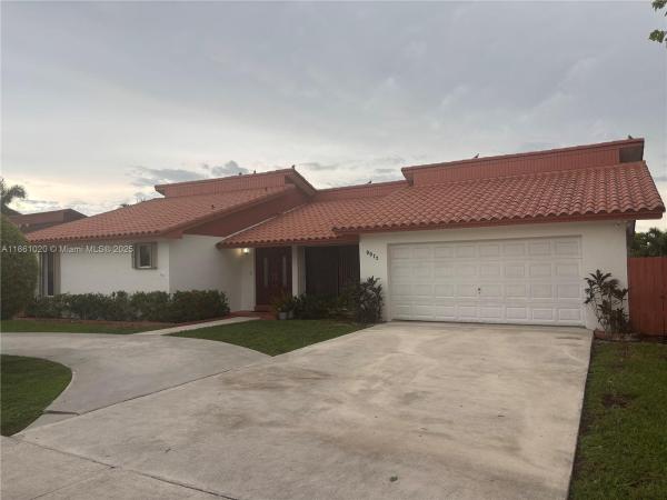 Les Chalets, 9972 SW 4th St, Fountainebleau, Florida 33174, image 2