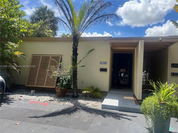 Loch Lomond West, 15400 Sharpecroft Dr #15400, Miami Lakes, Florida 33014, image 1
