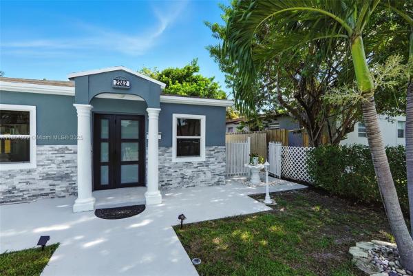 Hollywood Park, 2242 Coolidge St, Hollywood, Florida 33020, image 2