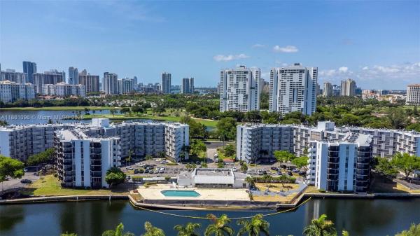 Ensenada, 3475 N Country Club Dr #E119, Aventura, Florida 33180, image 3