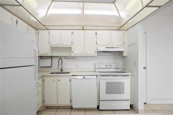 Coronado Tower 1, 20335 W Country Club Dr #901, Aventura, Florida 33180, image 3