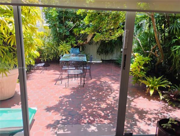 Venetian Park East, 612 NE 27th Ave, Hallandale Beach, Florida 33009, image 1