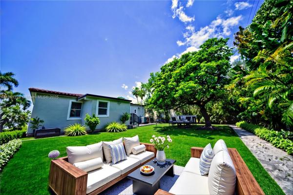 Flagler Street, 7 Montilla Ave, Coral Gables, Florida 33134, image 1