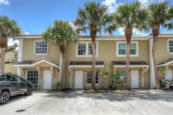 Pelican Pointe, 336 SW 121st Ter, Pembroke Pines, Florida 33025, image 1