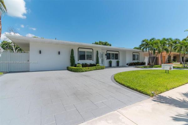 Lucky Star Estates, 1151 NE 203rd St, Ives Estates, Florida 33179, image 3