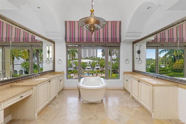 Villa Flora, 1504 Island Blvd, Aventura, Florida 33160, image 3