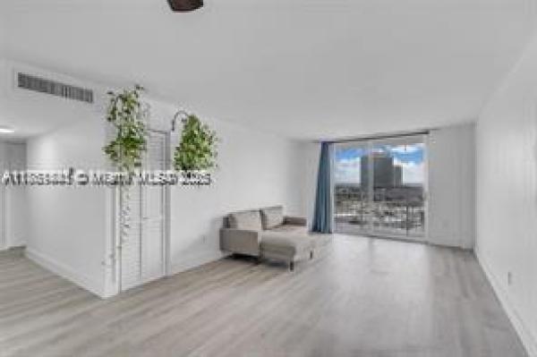 Stanton House, 6900 Bay Dr #11F, Miami Beach, Florida 33141, image 1
