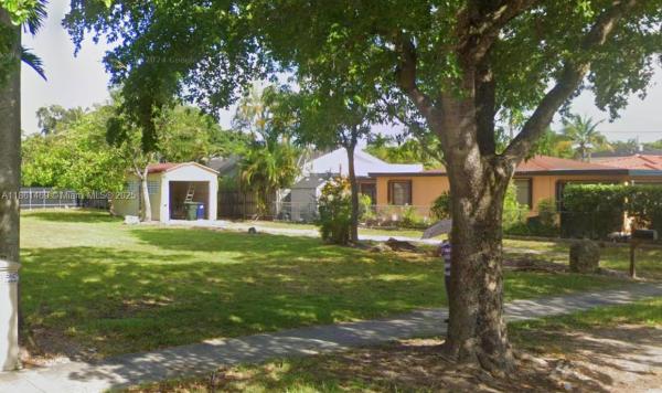 Bradburys, 6500 SW 14th St, West Miami, Florida 33144, image 2