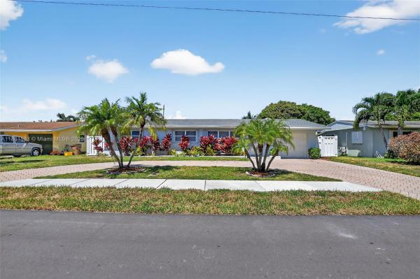 Deerfield Beach Gardens, 605 SE 8th Ave, Deerfield Beach, Florida 33441, image 1