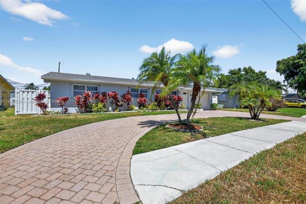 Deerfield Beach Gardens, 605 SE 8th Ave, Deerfield Beach, Florida 33441, image 2