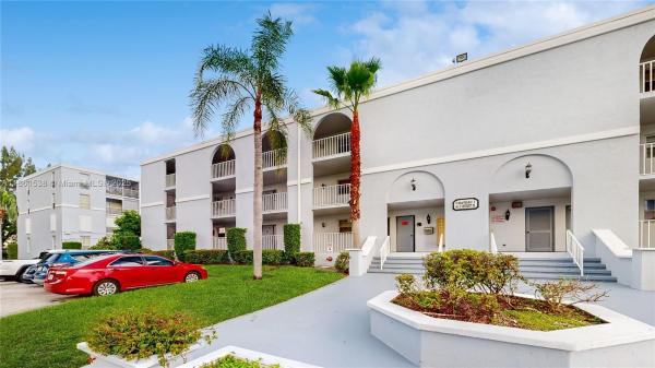 French Villas, 661 N University Dr #1-302, Pembroke Pines, Florida 33024, image 1
