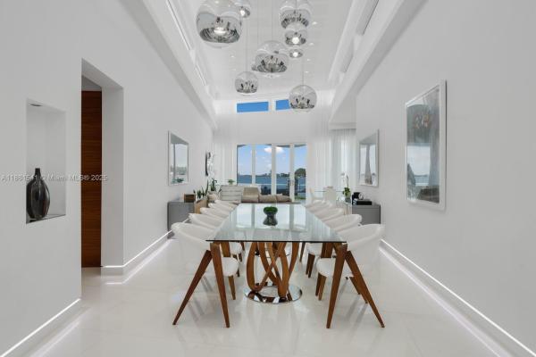 Biscayne Point, 1825 Cleveland Rd, Miami Beach, Florida 33141, image 2