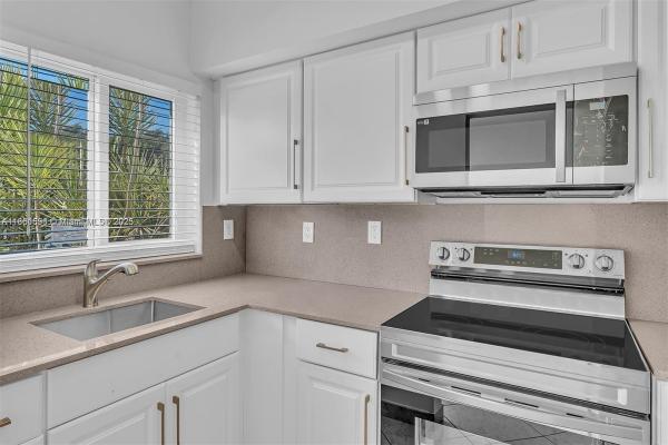 229 NW 84th Ter 229, Miami, Florida 33150, image 1