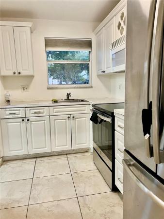 Sunrise Lakes 2, 8460 Sunrise Lakes Blvd #112, Sunrise, Florida 33322, image 2