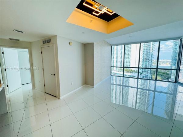Paramount Miami Worldcenter, 851 NE 1st Ave 1903, Miami, Florida 33132, image 1