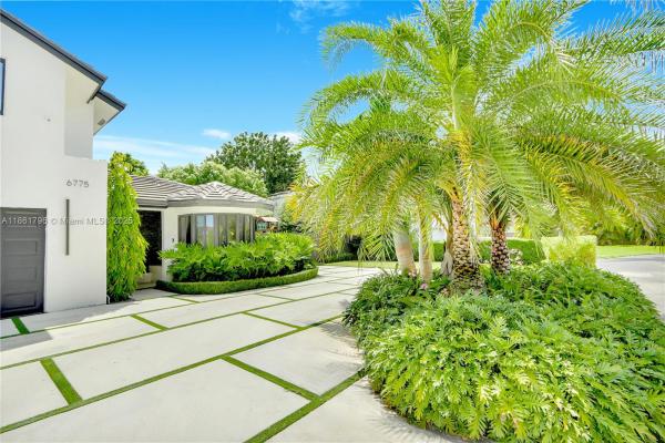 Pueblo Del Sol, 6775 SW 103rd Ct, Sunset, Florida 33173, image 2