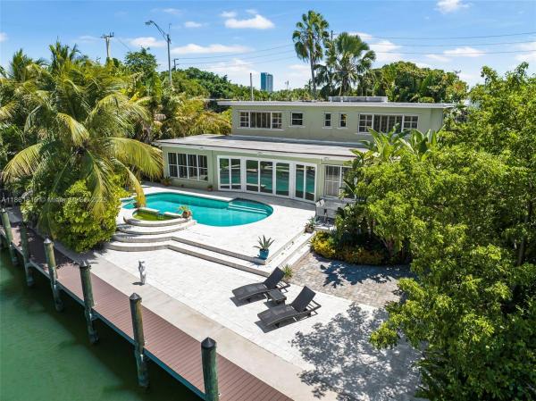 Sunset Lake, 3180 N Bay Rd, Miami Beach, Florida 33140, image 1