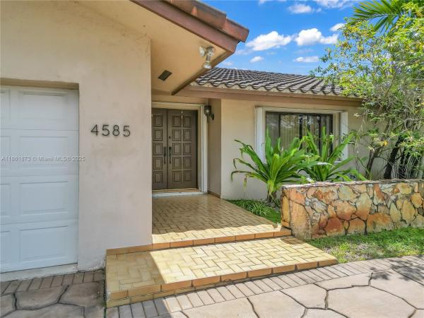 4585 SW 87th Ave, Unincorporated Dade County, Florida 33165, image 1