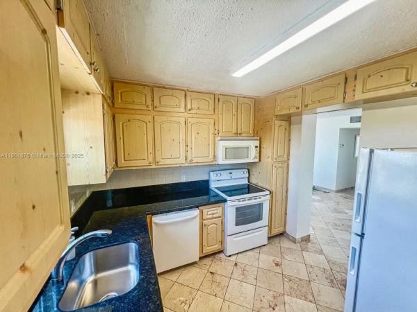 Crestview Towers, 2025 NE 164th St #716, North Miami Beach, Florida 33162, image 1