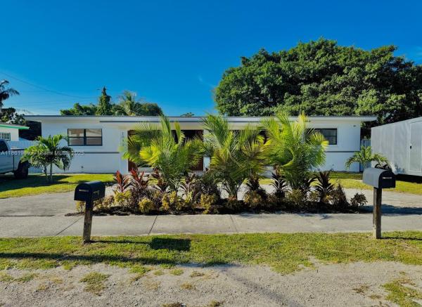 1033 NW 108th Ter, Unincorporated Dade County, Florida 33168, image 1