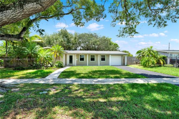 Palmetto Country Club Estates, 16022 SW 98th Ave, Palmetto Estates, Florida 33157, image 2