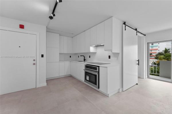 Terrace View Towers, 240 Collins Ave #4A, Miami Beach, Florida 33139, image 1
