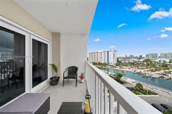 Arlen House Central, 300 Bayview Dr 807, Sunny Isles Beach, Florida 33160, image 1