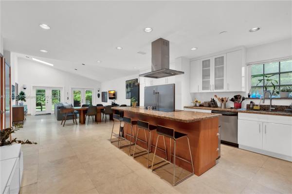 Douglas Circle, 3730 Kumquat Ave, Miami, Florida 33133, image 1
