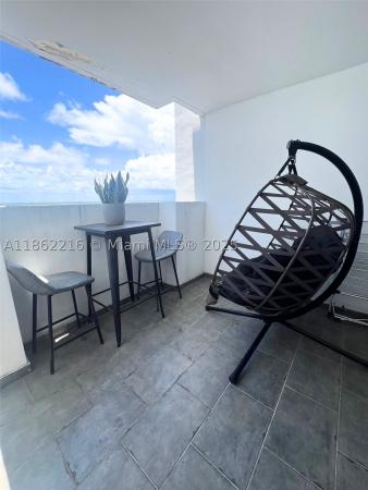 Commodore Plaza Tower, 2750 NE 183rd St #2707, Aventura, Florida 33160, image 2