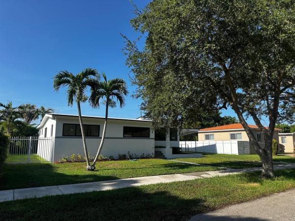 Coral Way Village, 8560 SW 27th Ln, Westchester, Florida 33155, image 3