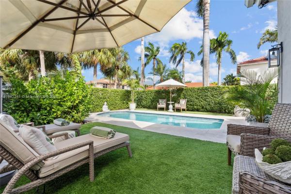 West Lake Village, 1105 Pin Oak St, Hollywood, Florida 33019, image 2
