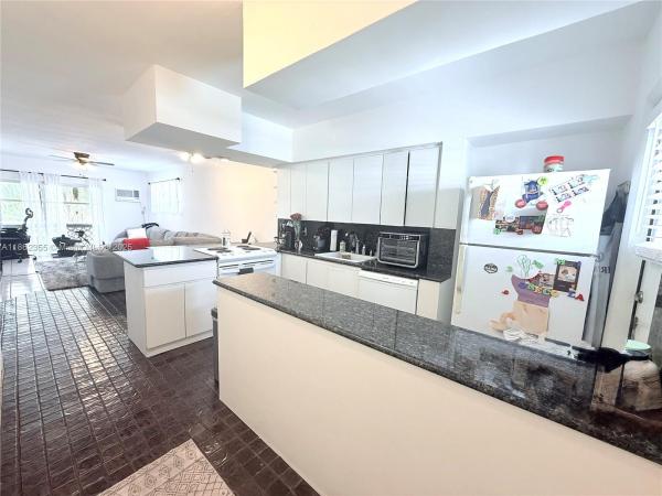 Santona, 6580 Santona St #A31, Coral Gables, Florida 33146, image 1
