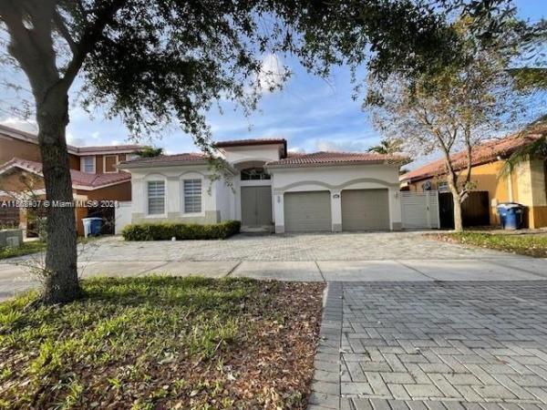 8811 NW 178th Ln, Hialeah, Florida 33018, image 1