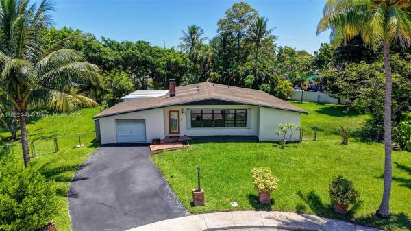 Plantation Gardens, 5240 Redwood Ct, Plantation, Florida 33317, image 1